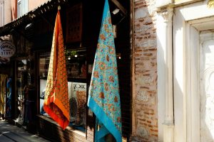 How Cultural Traditions Influence International Shopping Styles