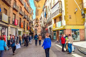Shopping from Social Media: Trends in Shoppable Posts