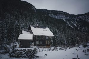 Romantic Retreats in Secluded Mountain Cabins