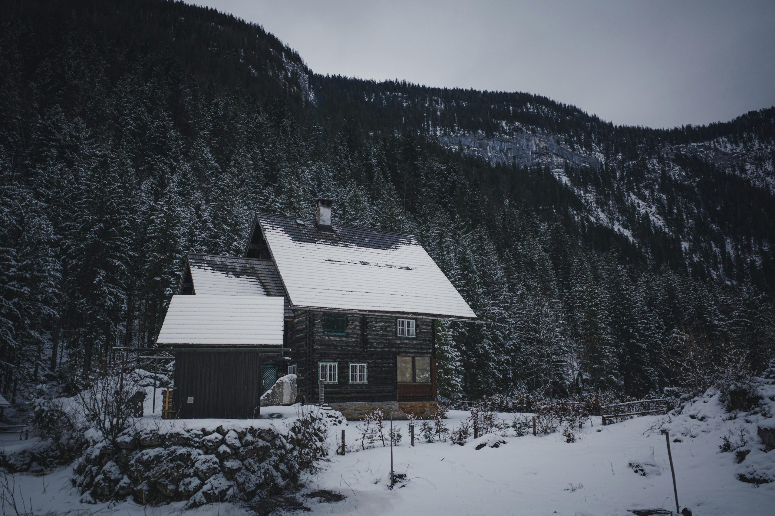 Romantic Retreats in Secluded Mountain Cabins