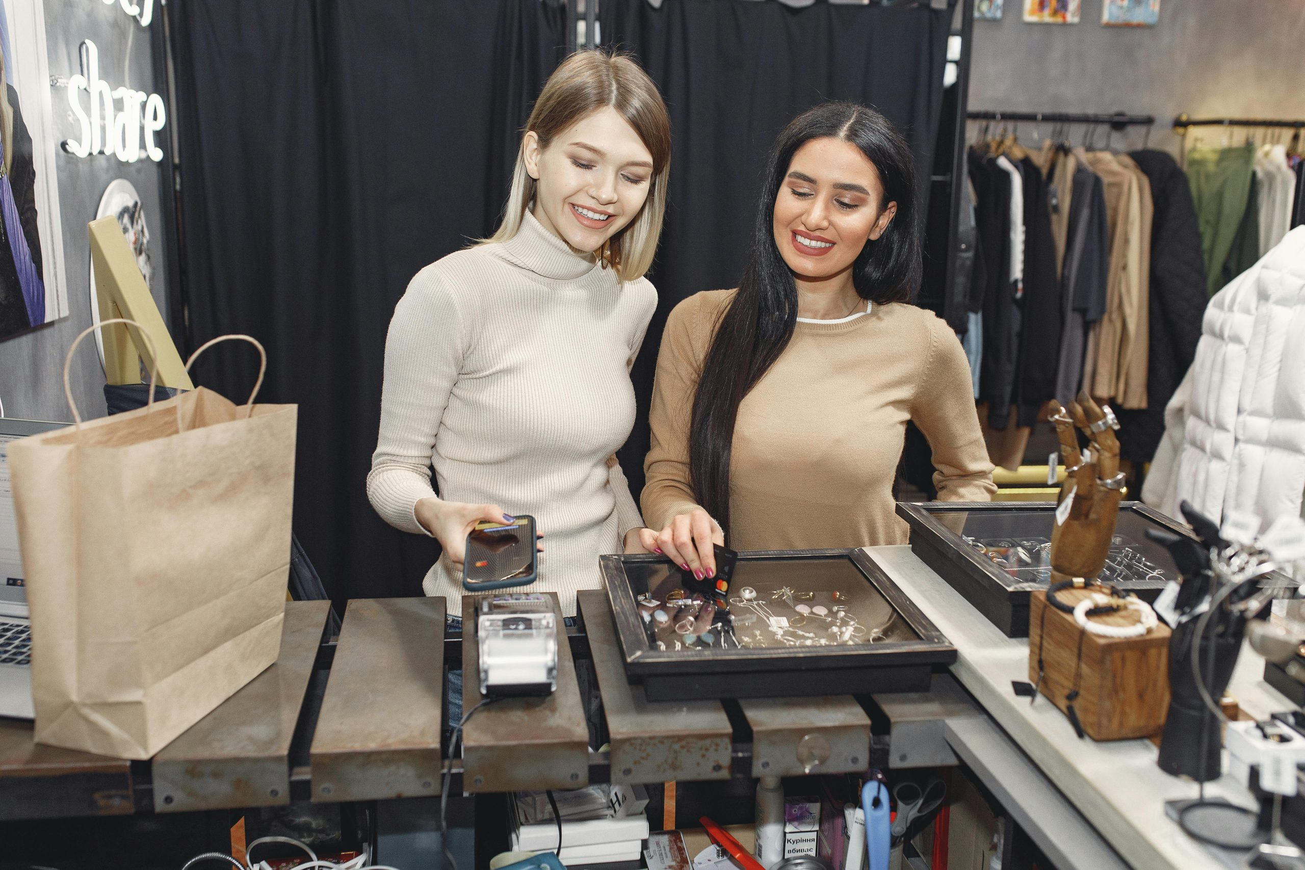 Adapting to Cashless Payments in Modern Retail