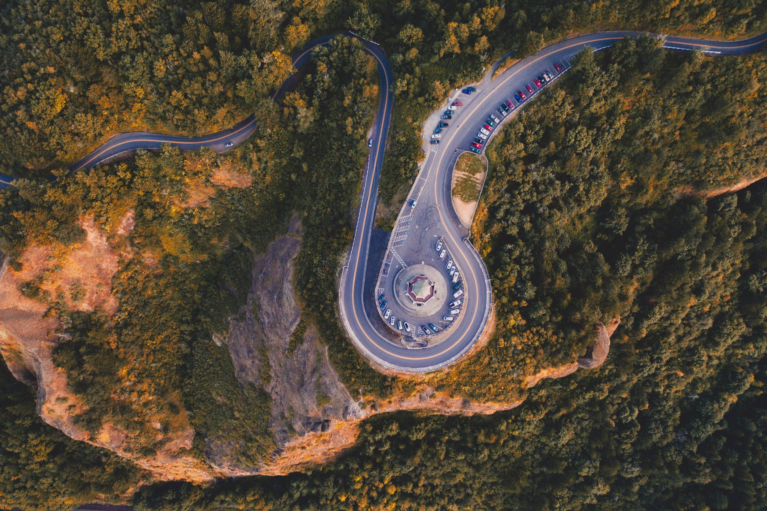 Crowdsourced Mapping Improves Navigation Accuracy